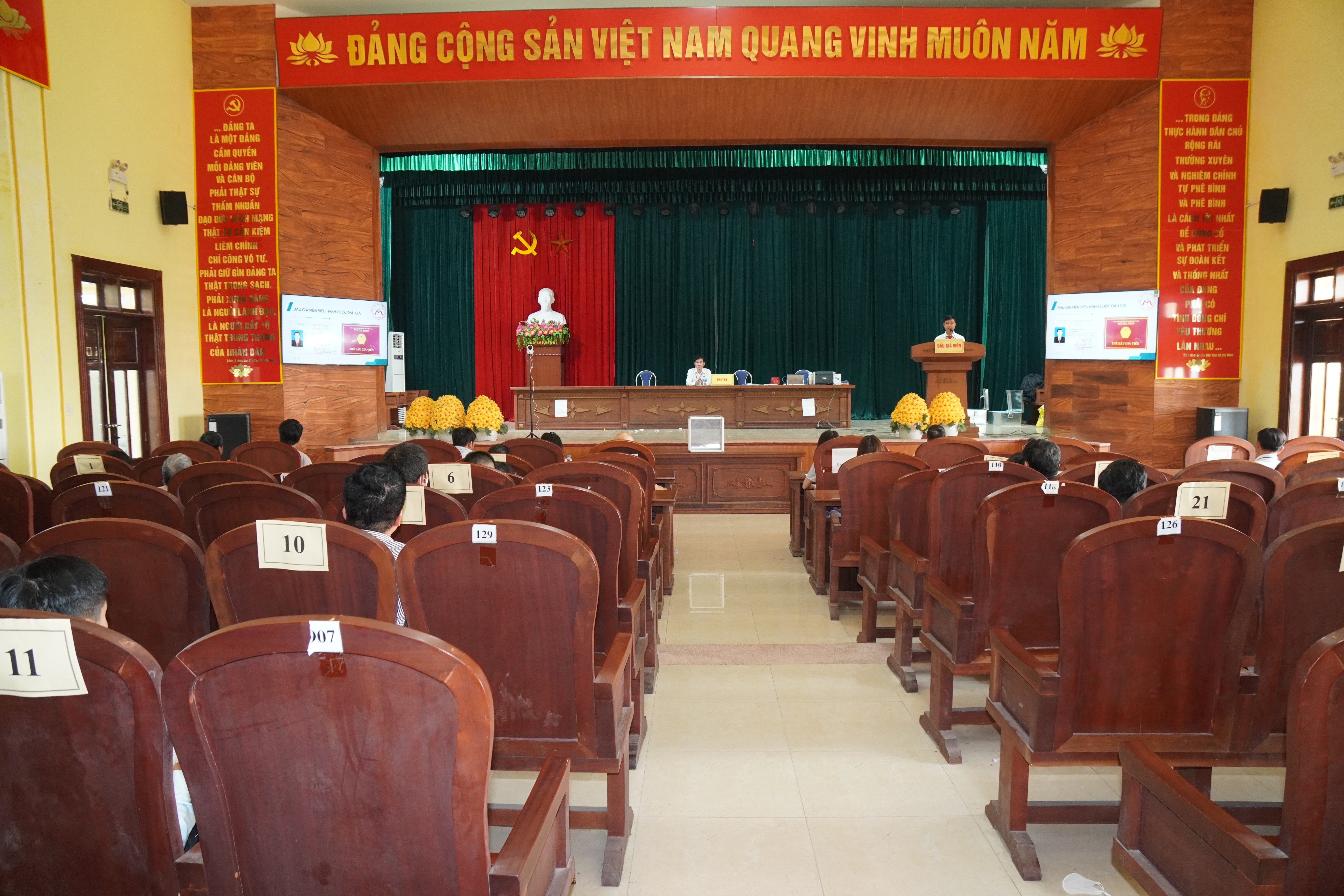 Xã Nguyễn Trãi tổ chức đấu giá quyền sử dụng đất (đợt 2) cho nhân dân làm nhà ở tại thôn Nhân Vũ xã Nguyễn Trãi